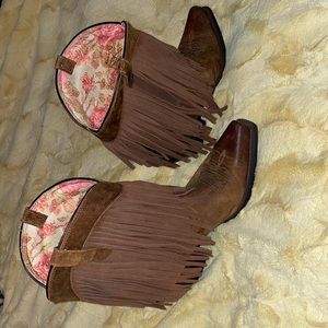 Women’s Ariat Boots with tassels size 9B